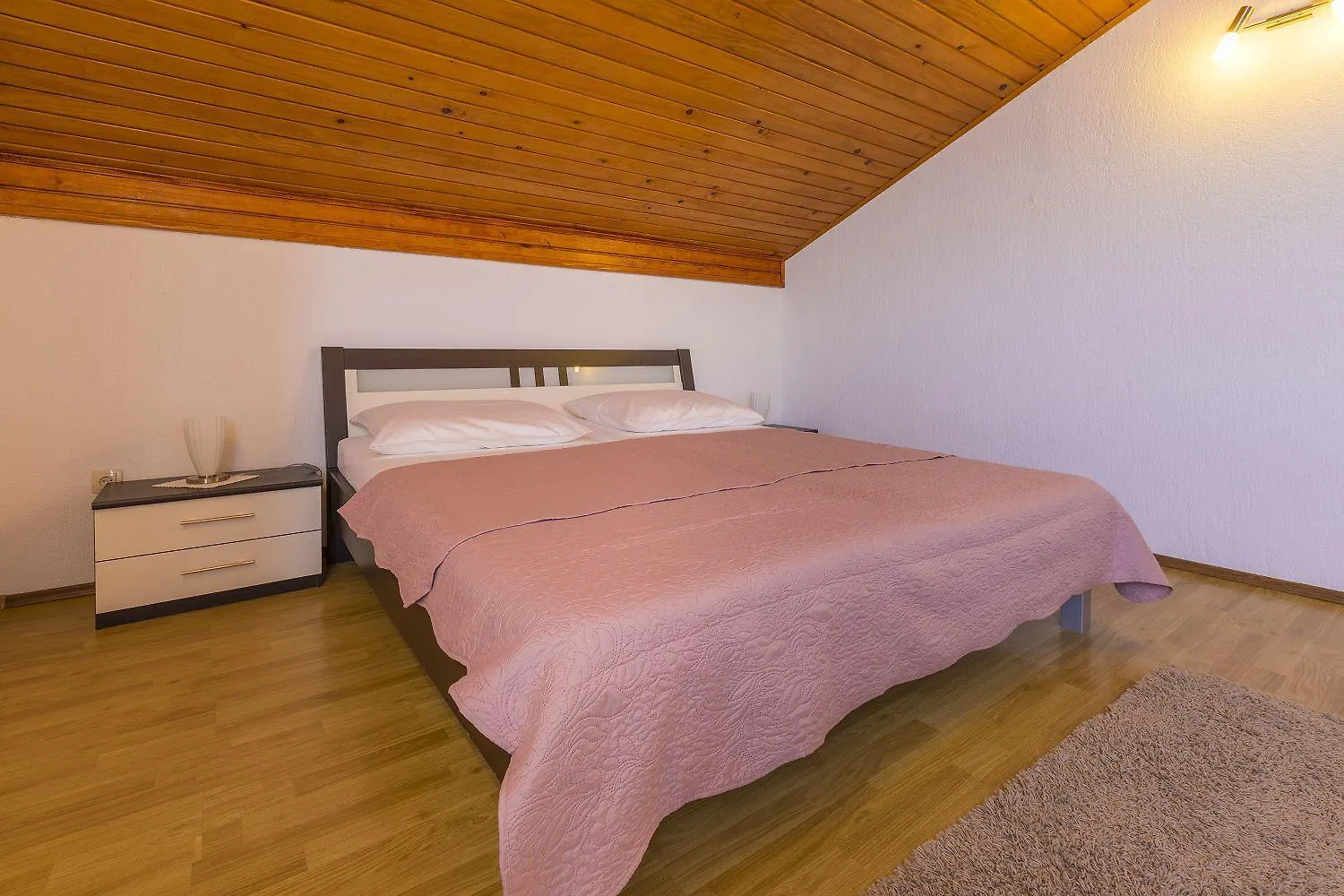 Mediterranes Apartment Nur 470 Meter Zum Strand Mit Meerblick, Babybett, Grill Povile